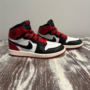 Nike Air Jordan Retro Black White Red Sneakers